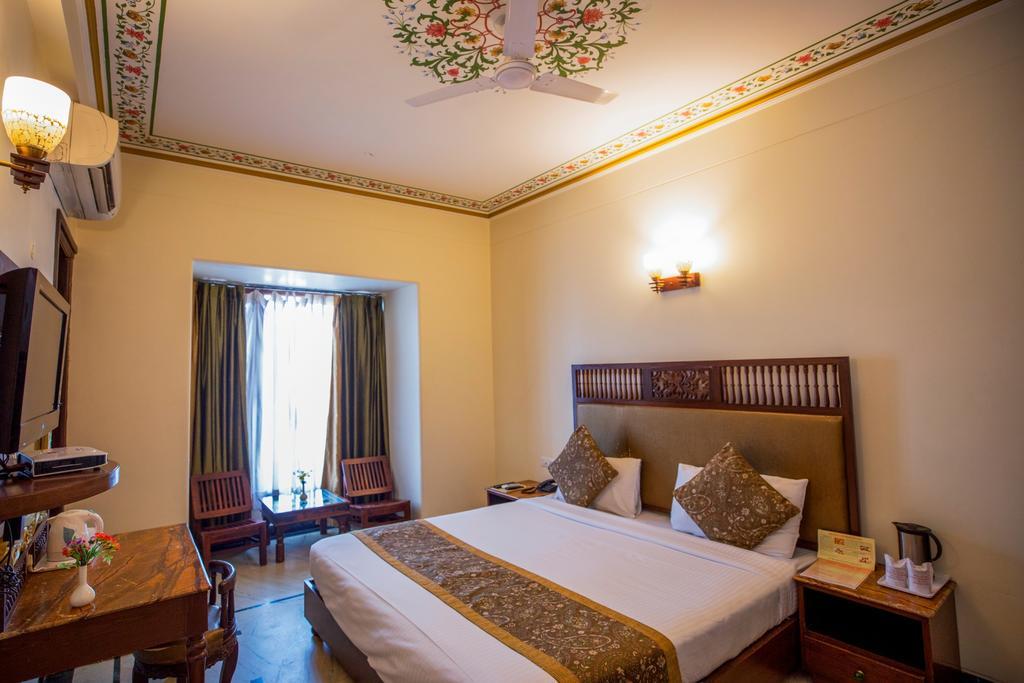 Nahargarh Haveli-Near Train Station Metro Hotel Jaipur Buitenkant foto