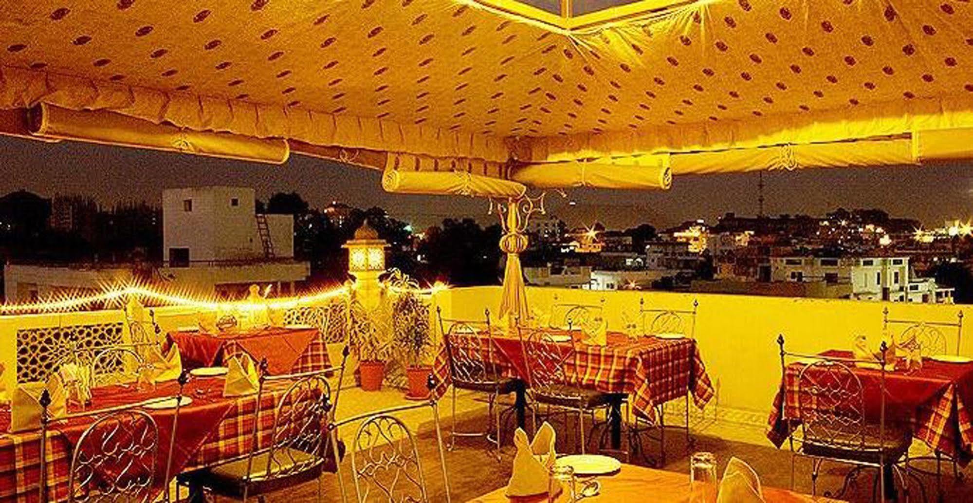 Nahargarh Haveli-Near Train Station Metro Hotel Jaipur Buitenkant foto